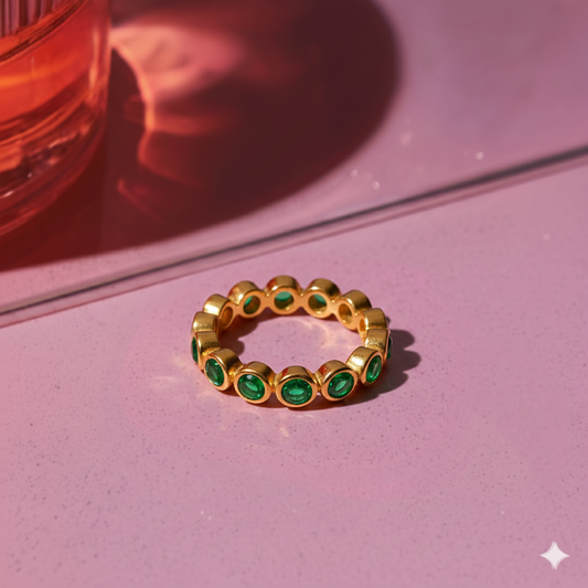 Rounded Emerald Gem Ring
