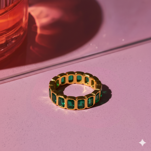 Sculpted Emerald Gem Ring